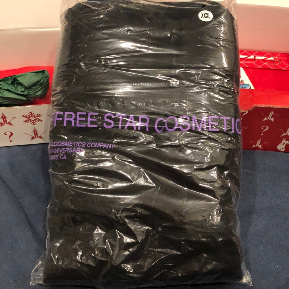 Jeffree Star HOLIDAY MYSTERY BOX Hoodie 💜